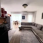 Holiday Apartments Apartment Golem (Tirana)