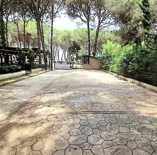 Holiday Apartments Apartament Golem (Tirana)